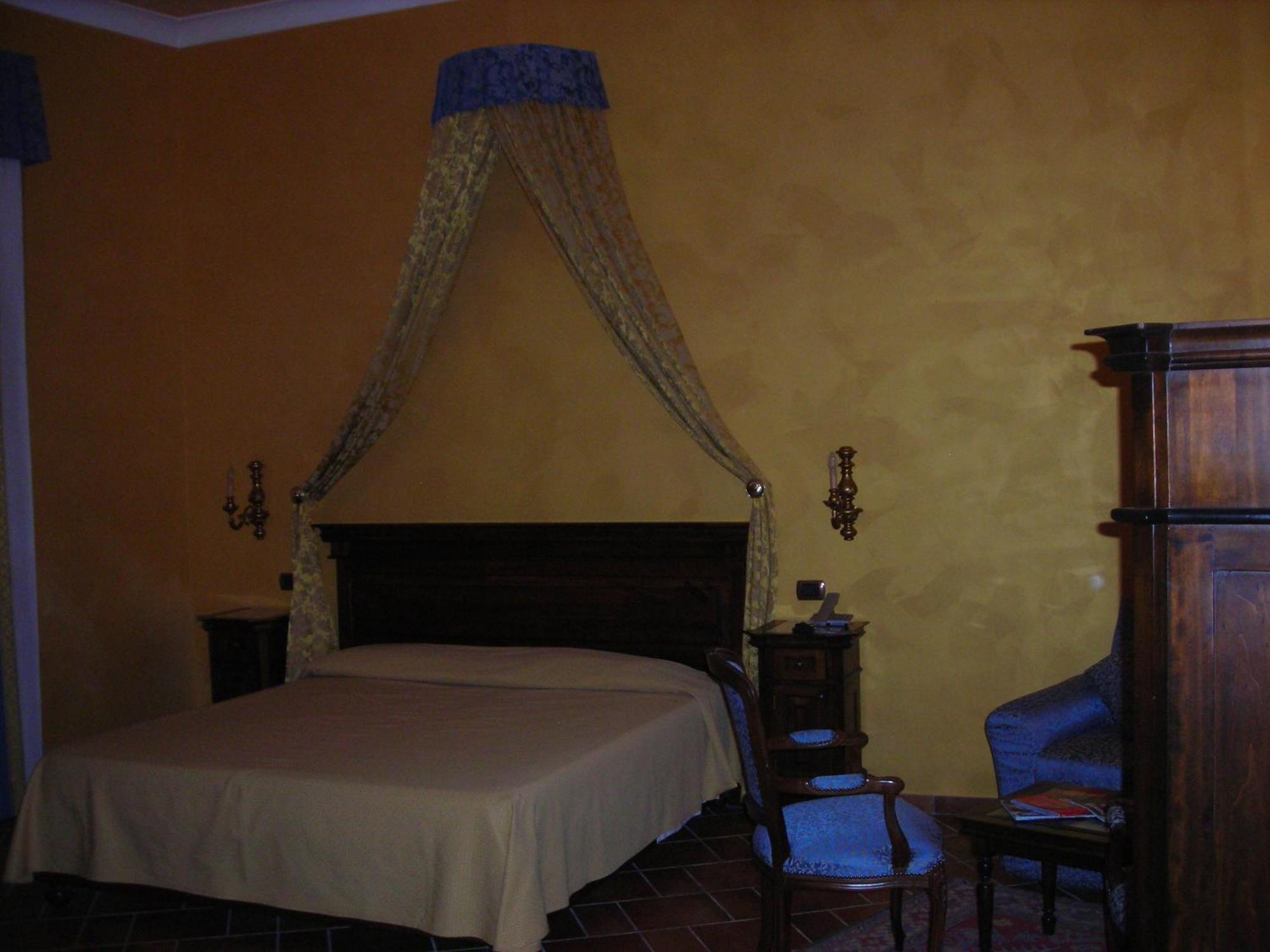 Hotel Il Podere 4*